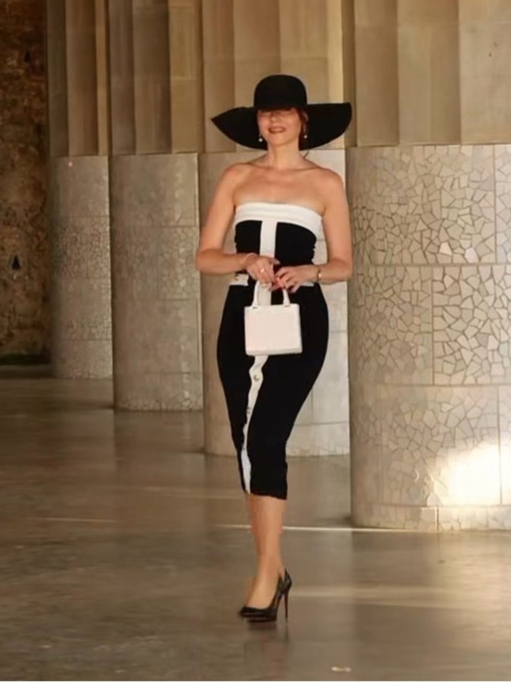 NWT. Zara Black/White Strapless Stretchy Sculpt Bandeau Midi Dress. Size L. - Picture 2 of 16